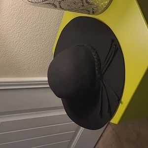 Black floppy hat